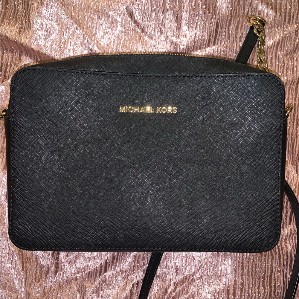 Micheal kors crossbody